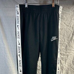 Nike Joggers - Size Juniors XL